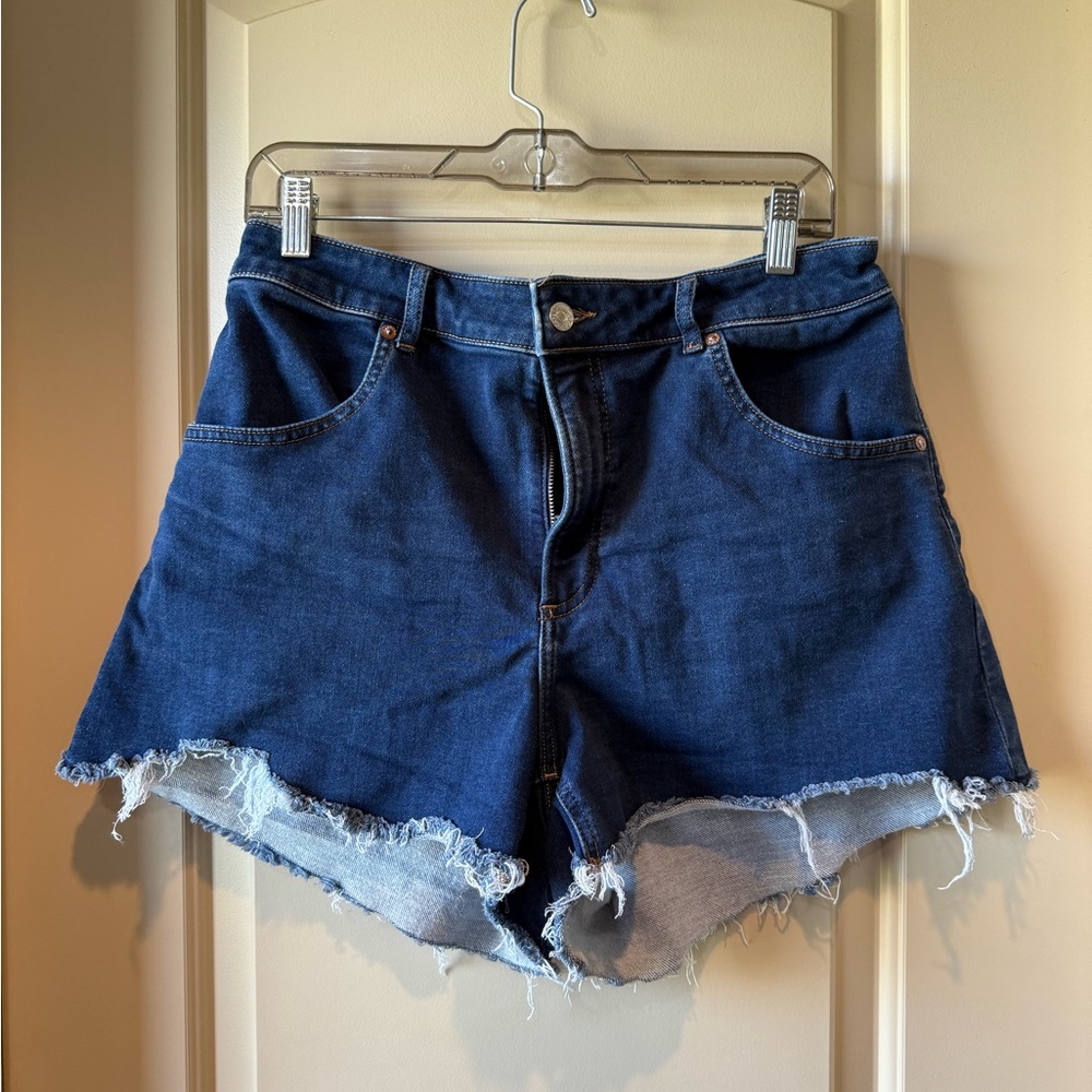 Express curvy mom shorts; size 12